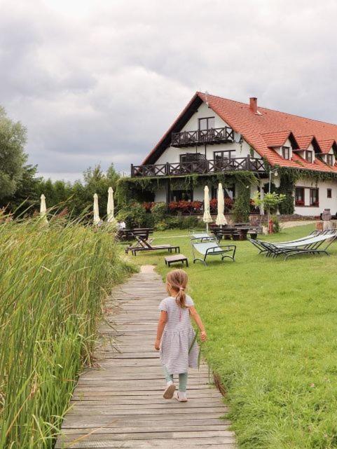 Pensjonat Rybaczowka - Noclegi, Restauracja, Port Bogaczewo  Luaran gambar